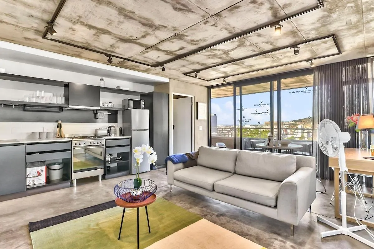 Unique Apartment With Work From Home Space! ケープタウン